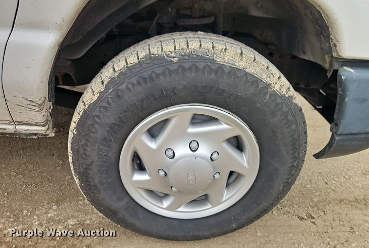 image for item EI8819 2011 Ford E250 van