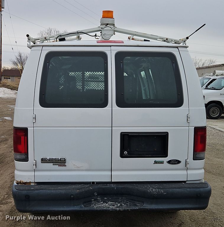image for item EI8820 2011 Ford E250 van