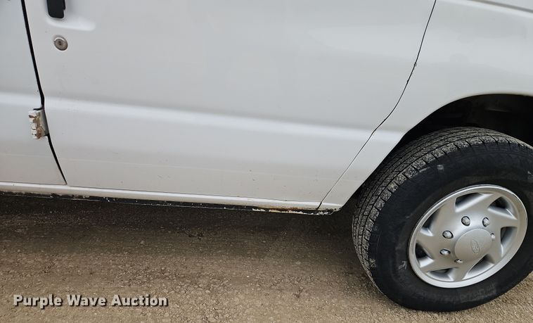 image for item EI8820 2011 Ford E250 van