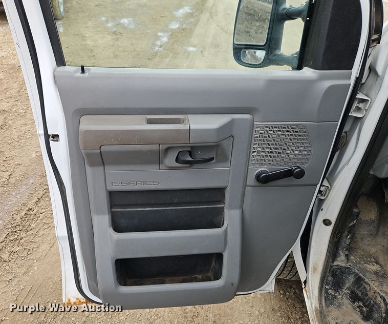 image for item EI8820 2011 Ford E250 van