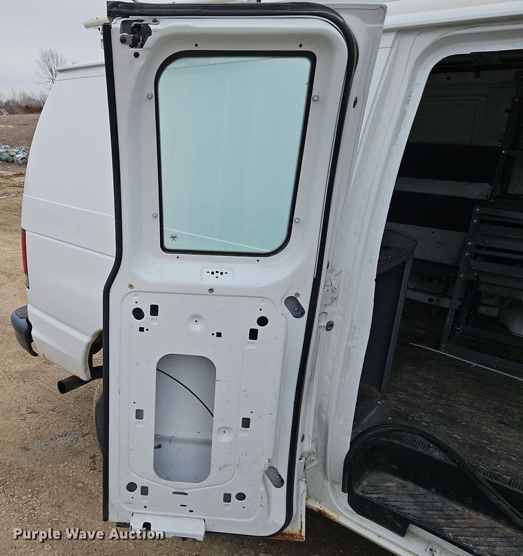 image for item EI8820 2011 Ford E250 van