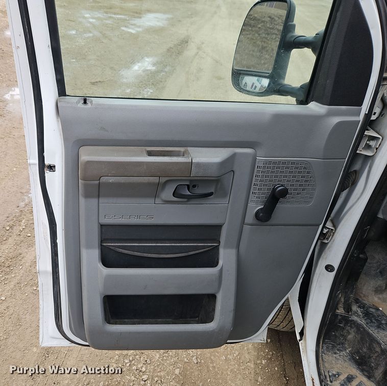 image for item EI8821 2014 Ford E150 van