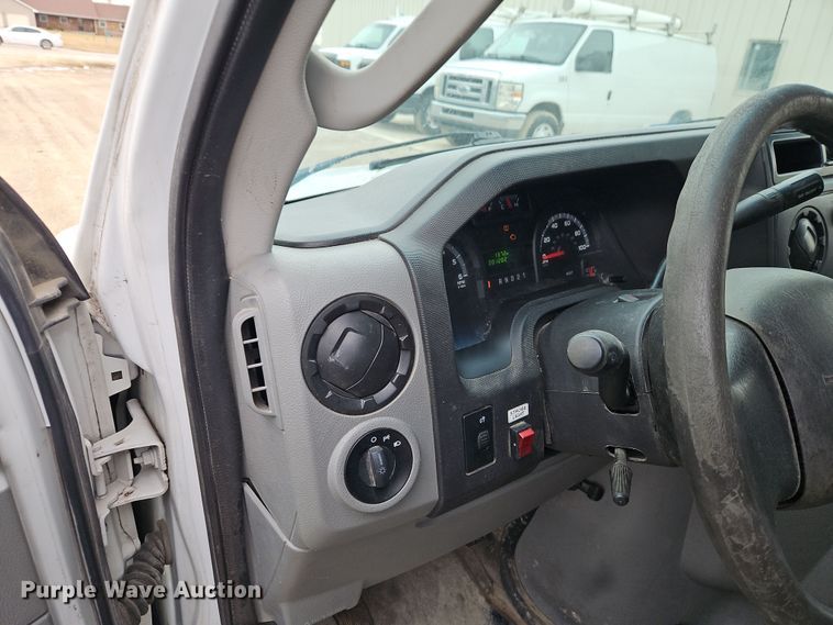 image for item EI8821 2014 Ford E150 van