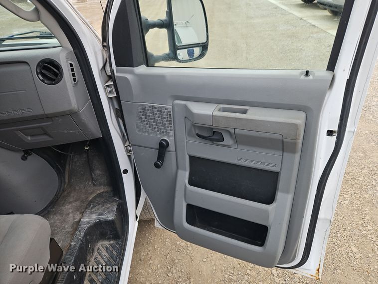 image for item EI8821 2014 Ford E150 van