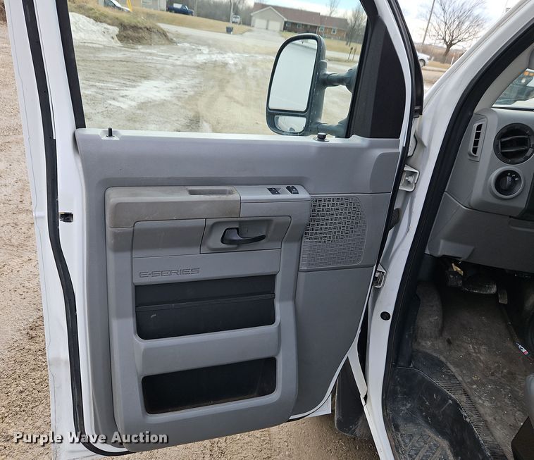 image for item EI8822 2012 Ford E150 van