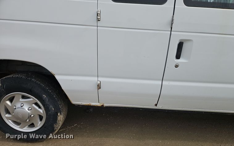image for item EI8823 2010 Ford E250 van