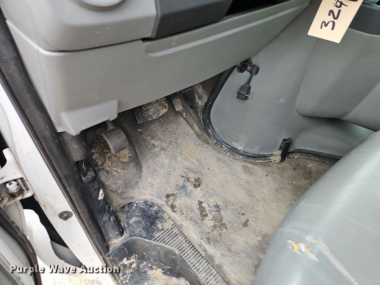 image for item EI8823 2010 Ford E250 van