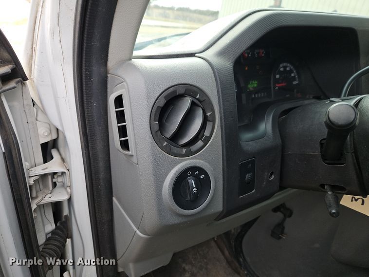 image for item EI8823 2010 Ford E250 van