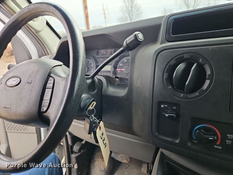 image for item EI8823 2010 Ford E250 van