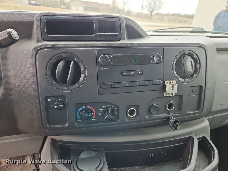 image for item EI8823 2010 Ford E250 van