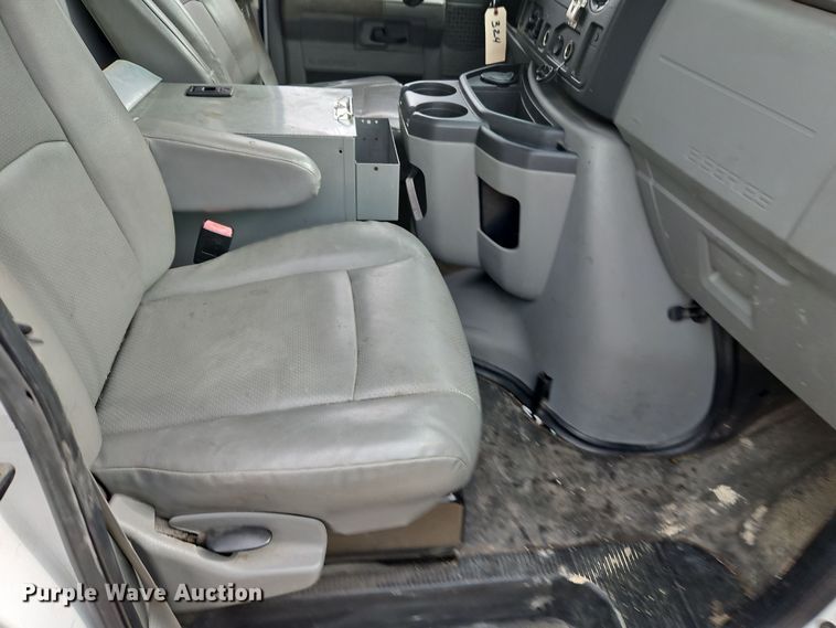 image for item EI8823 2010 Ford E250 van