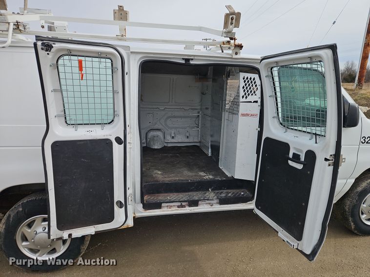 image for item EI8823 2010 Ford E250 van