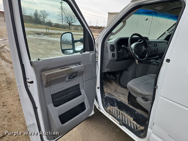 image for item EI8824 2011 Ford E250 van