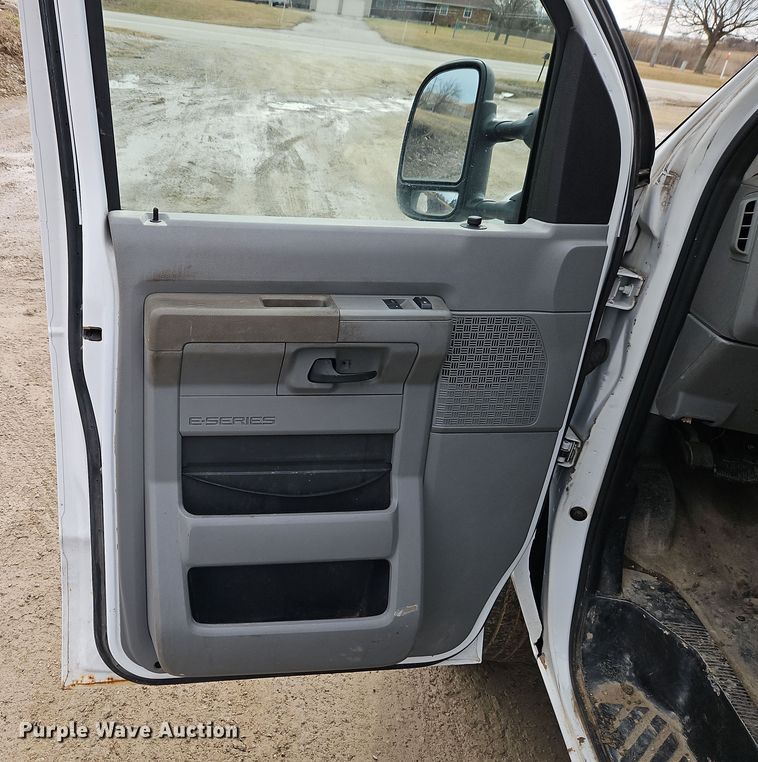 image for item EI8824 2011 Ford E250 van