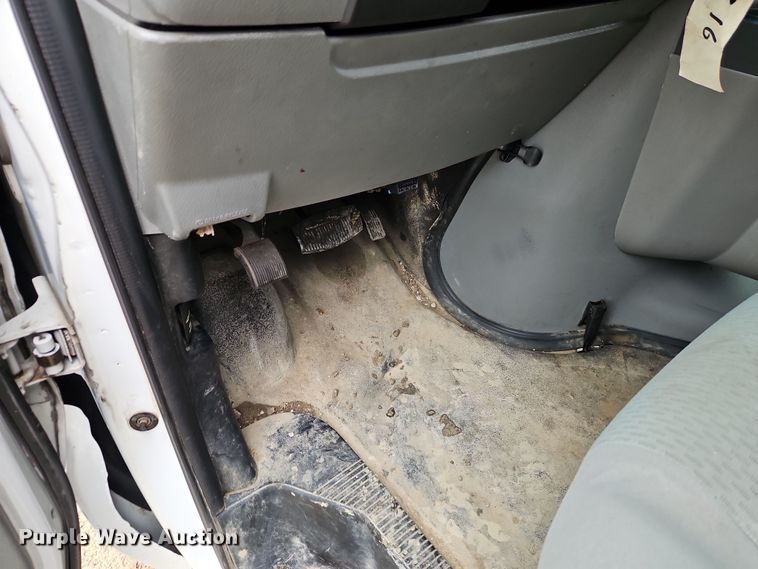 image for item EI8824 2011 Ford E250 van