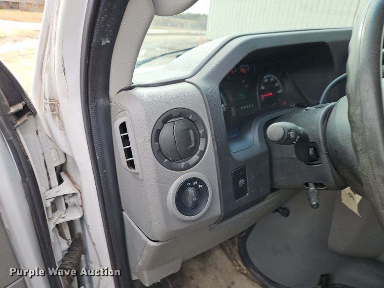 image for item EI8824 2011 Ford E250 van