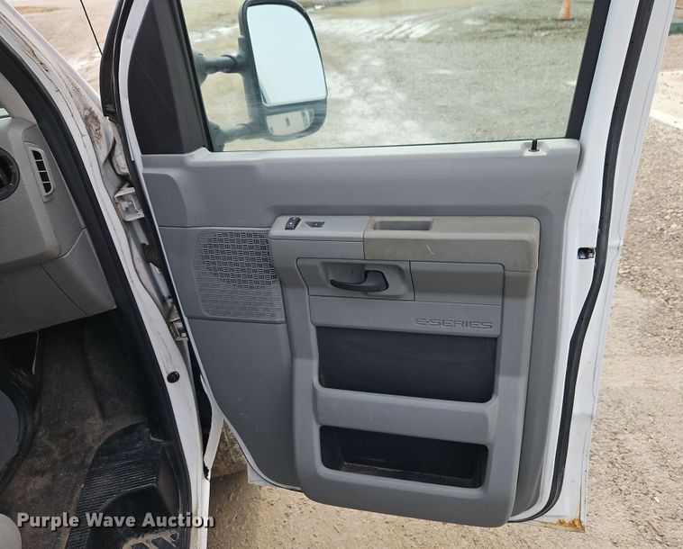 image for item EI8824 2011 Ford E250 van