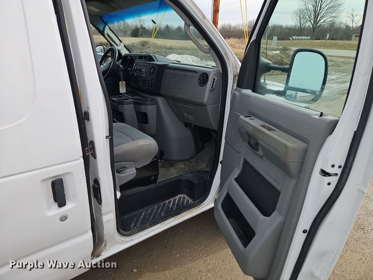 image for item EI8824 2011 Ford E250 van