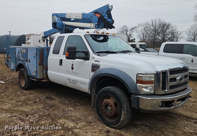 image for item EI8826 2009 Ford F550 Super Duty XLT bucket truck