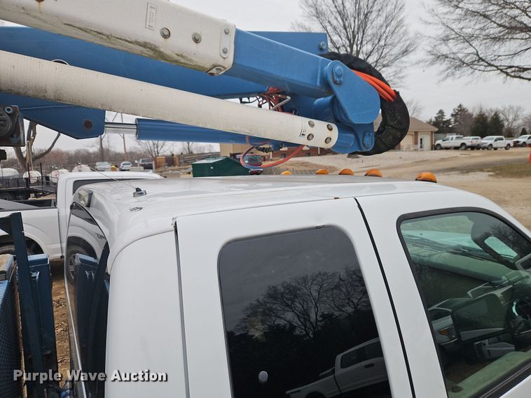 image for item EI8826 2009 Ford F550 Super Duty XLT bucket truck