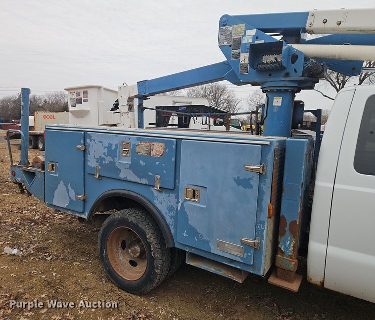 image for item EI8826 2009 Ford F550 Super Duty XLT bucket truck