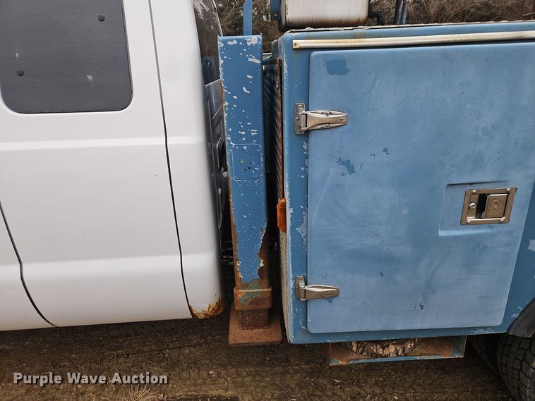 image for item EI8826 2009 Ford F550 Super Duty XLT bucket truck