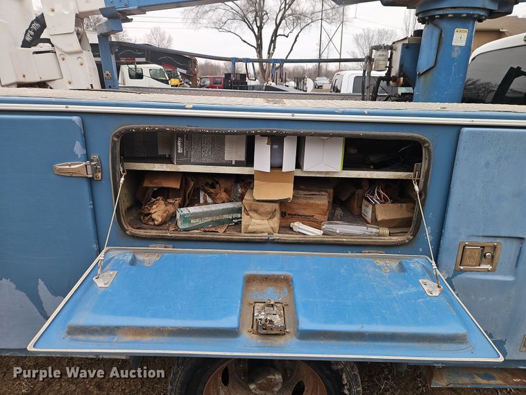 image for item EI8826 2009 Ford F550 Super Duty XLT bucket truck