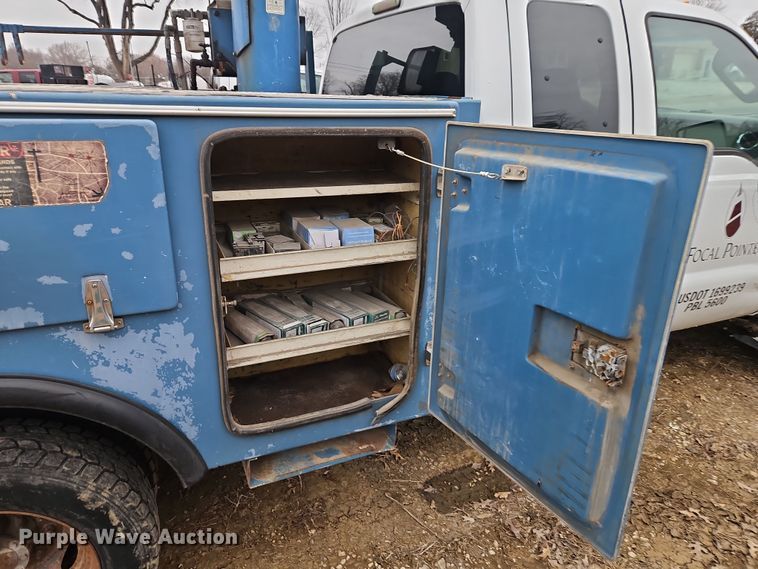image for item EI8826 2009 Ford F550 Super Duty XLT bucket truck