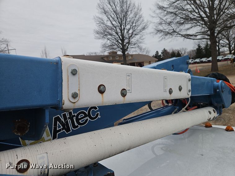 image for item EI8826 2009 Ford F550 Super Duty XLT bucket truck