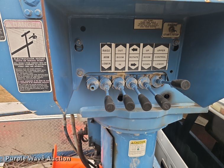 image for item EI8826 2009 Ford F550 Super Duty XLT bucket truck