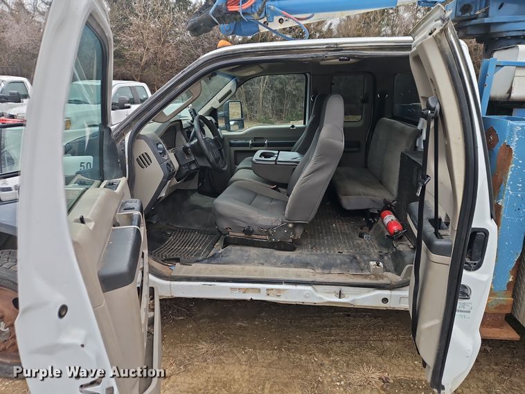 image for item EI8826 2009 Ford F550 Super Duty XLT bucket truck