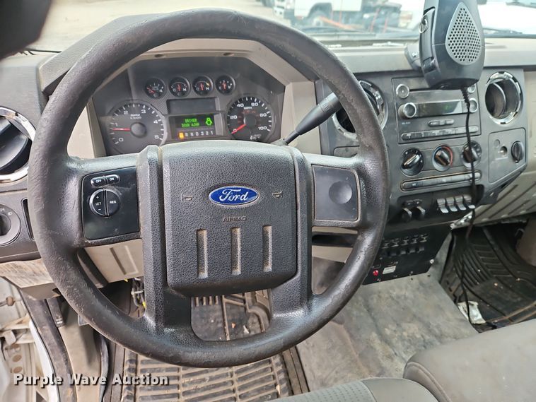 image for item EI8826 2009 Ford F550 Super Duty XLT bucket truck