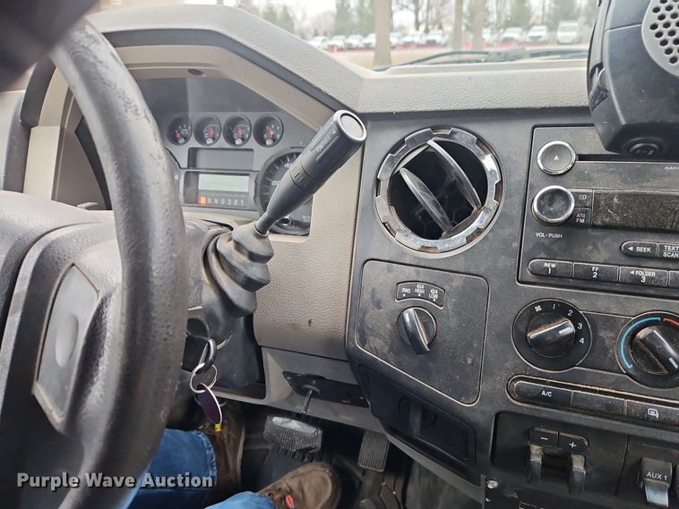 image for item EI8826 2009 Ford F550 Super Duty XLT bucket truck