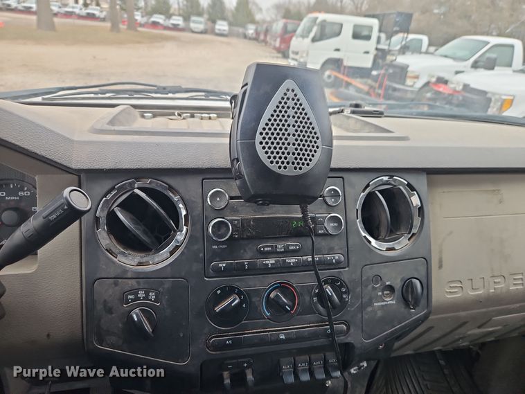 image for item EI8826 2009 Ford F550 Super Duty XLT bucket truck