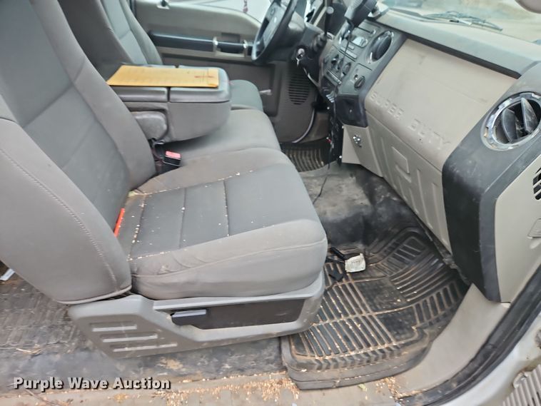 image for item EI8826 2009 Ford F550 Super Duty XLT bucket truck