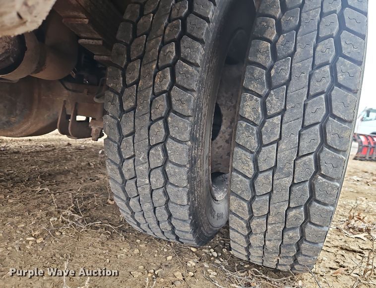 image for item EI8826 2009 Ford F550 Super Duty XLT bucket truck