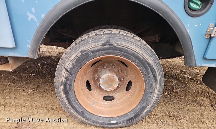 image for item EI8826 2009 Ford F550 Super Duty XLT bucket truck