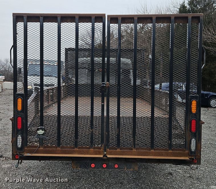 image for item EI8827 2017 Mitsubishi Fuso Canter Crew Cab flatbed truck