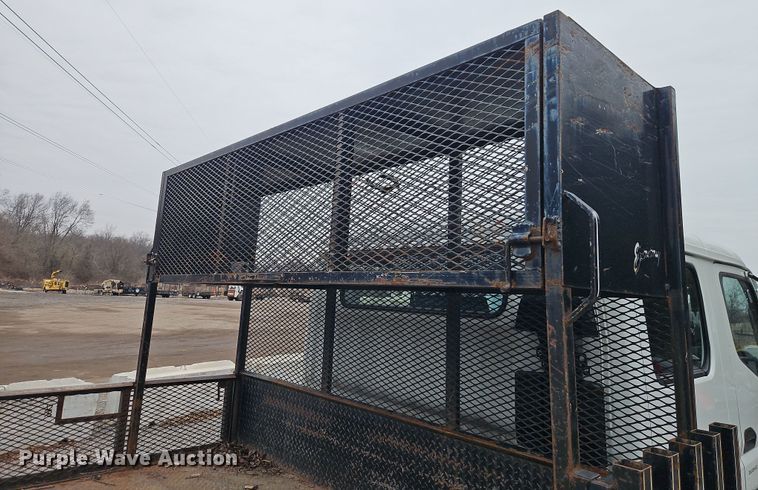 image for item EI8827 2017 Mitsubishi Fuso Canter Crew Cab flatbed truck