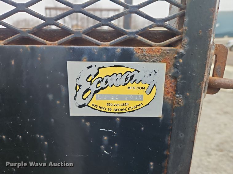 image for item EI8827 2017 Mitsubishi Fuso Canter Crew Cab flatbed truck