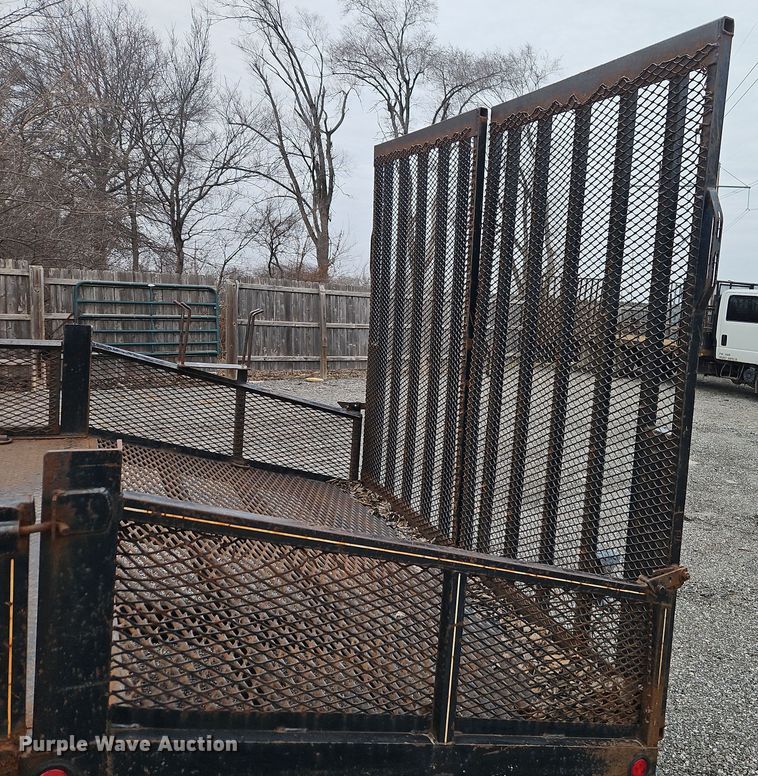 image for item EI8827 2017 Mitsubishi Fuso Canter Crew Cab flatbed truck