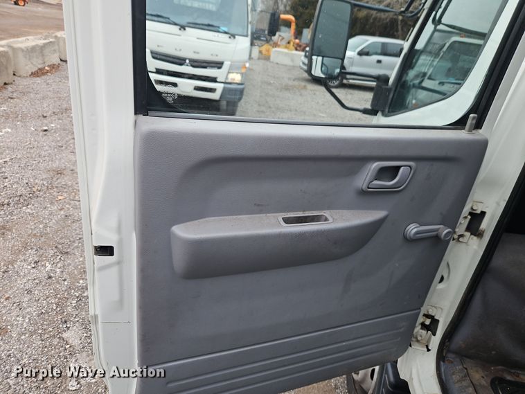 image for item EI8827 2017 Mitsubishi Fuso Canter Crew Cab flatbed truck