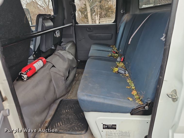 image for item EI8827 2017 Mitsubishi Fuso Canter Crew Cab flatbed truck