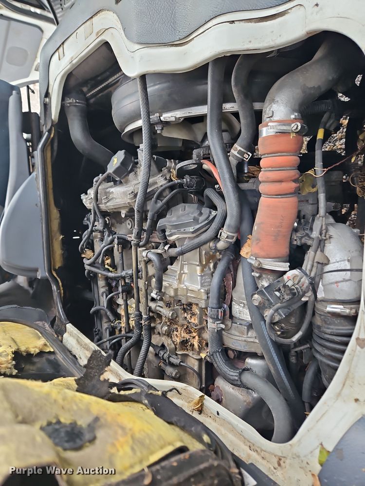 image for item EI8827 2017 Mitsubishi Fuso Canter Crew Cab flatbed truck