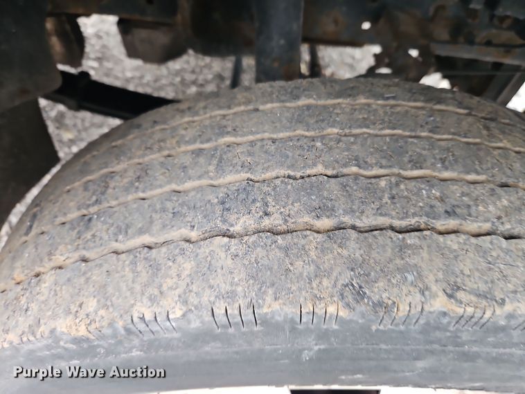 image for item EI8827 2017 Mitsubishi Fuso Canter Crew Cab flatbed truck