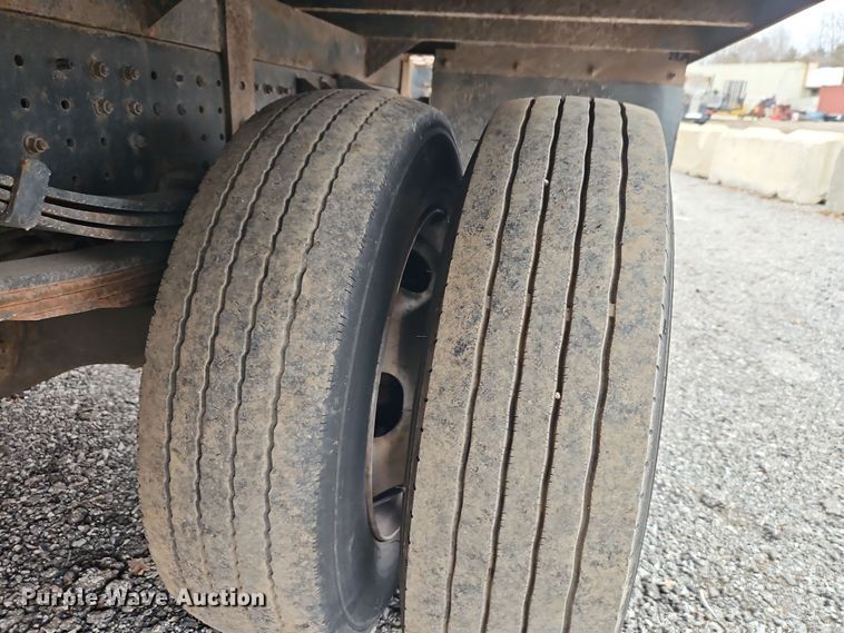 image for item EI8827 2017 Mitsubishi Fuso Canter Crew Cab flatbed truck