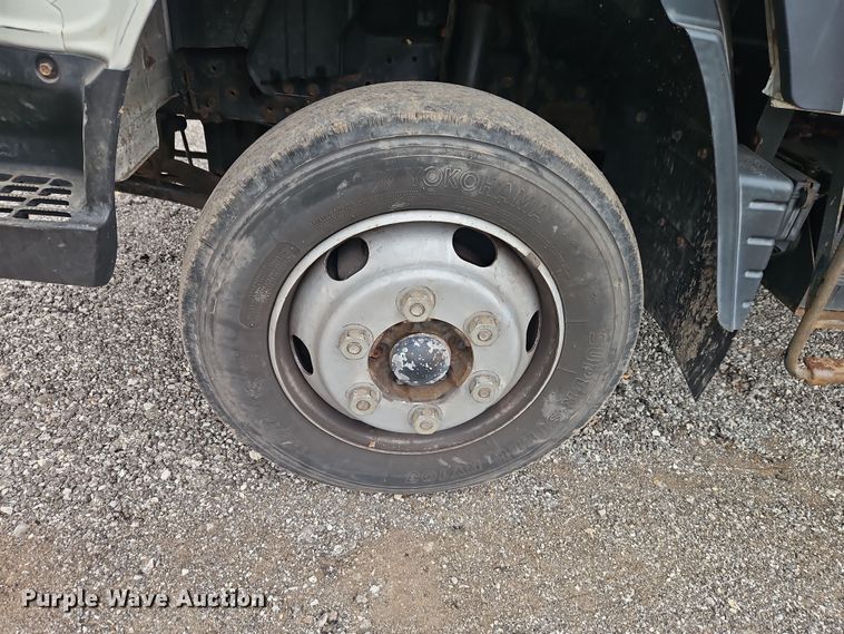 image for item EI8827 2017 Mitsubishi Fuso Canter Crew Cab flatbed truck