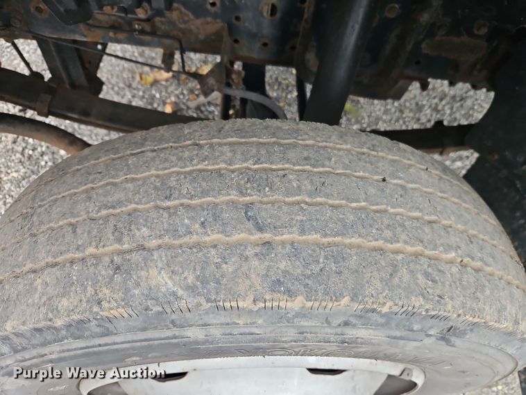 image for item EI8827 2017 Mitsubishi Fuso Canter Crew Cab flatbed truck