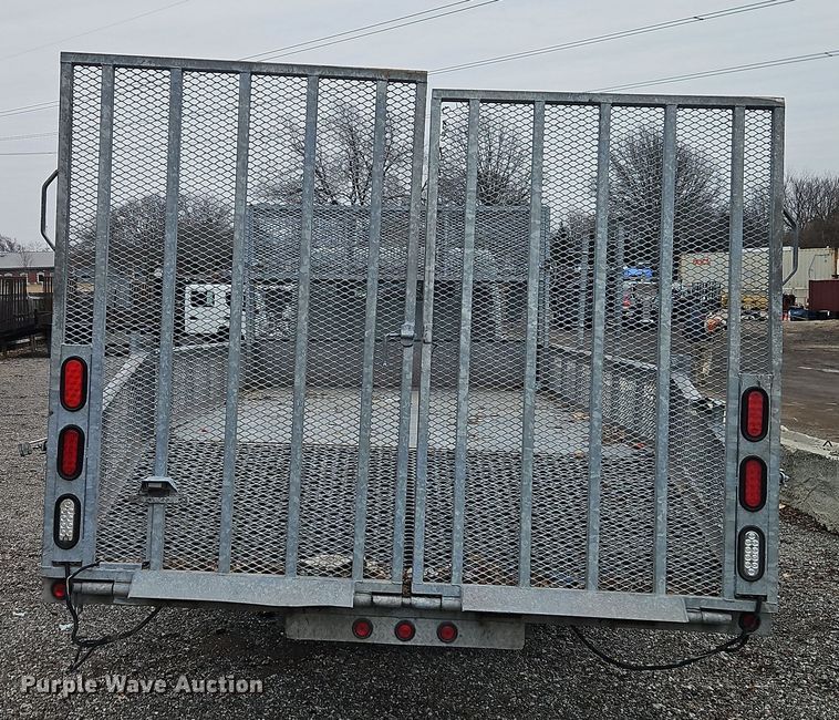 image for item EI8828 2017 Mitsubishi Fuso Canter FE160 Crew Cab flatbed truck