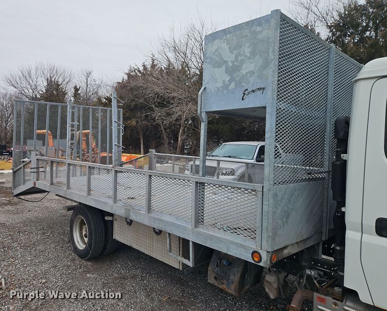 image for item EI8828 2017 Mitsubishi Fuso Canter FE160 Crew Cab flatbed truck